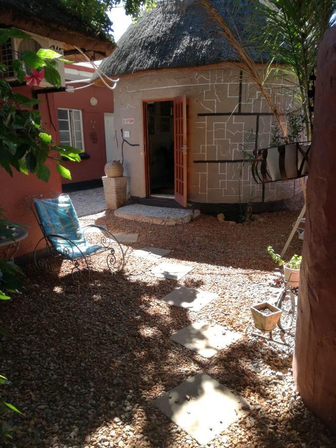 Larona Inn Mafikeng Eksteriør bilde