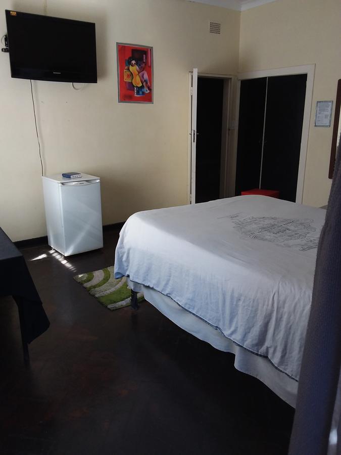 Larona Inn Mafikeng Eksteriør bilde